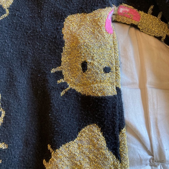 Girls hello kitty sweater - Picture 6 of 8